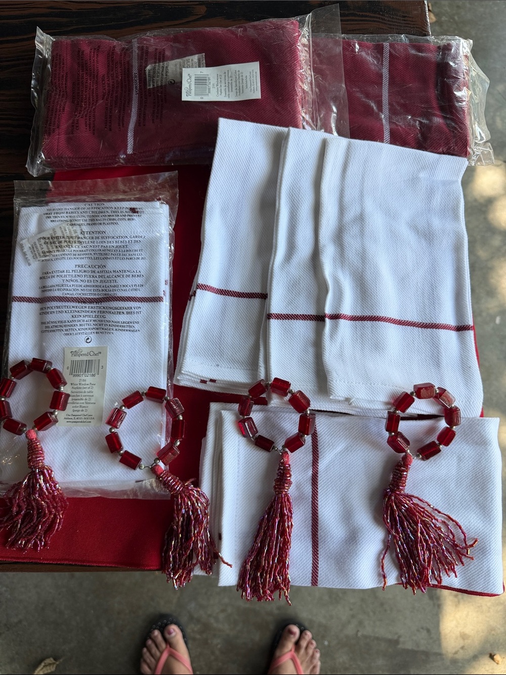 10 pieces White Napkin Set with Red Trim and Red Tassel Rin